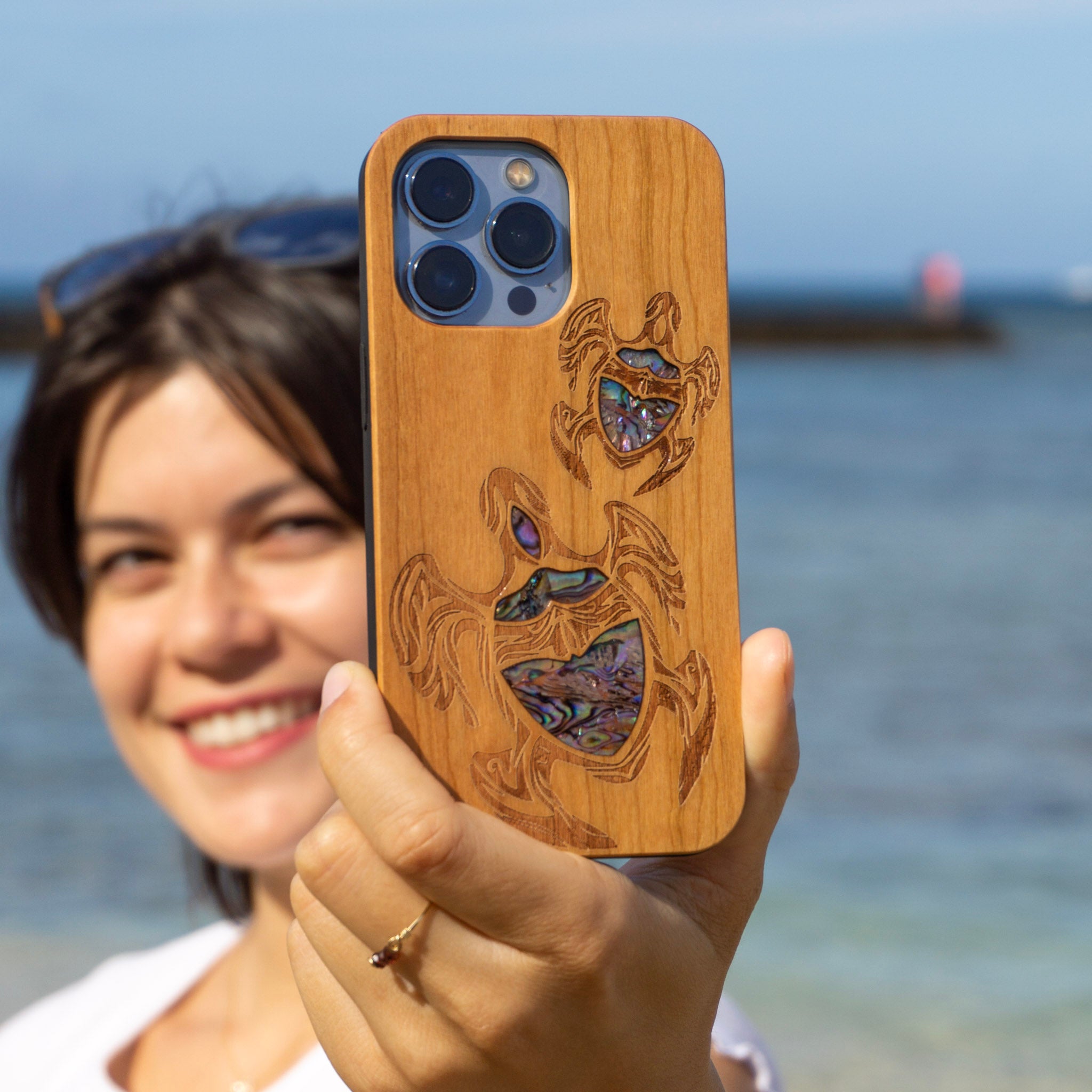 Honu Wood Phone Case with Abalone Shells – Moana's Hawaii Honu Wood Phone Case with Abalone Shells – Moana's Hawaii